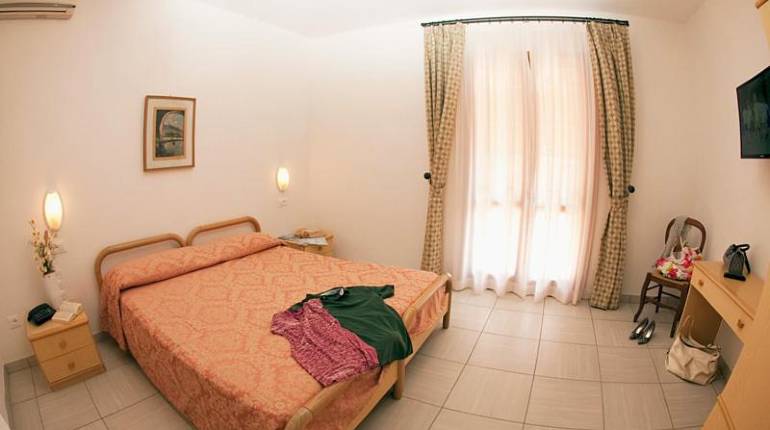 Hotel Lo Scirocco